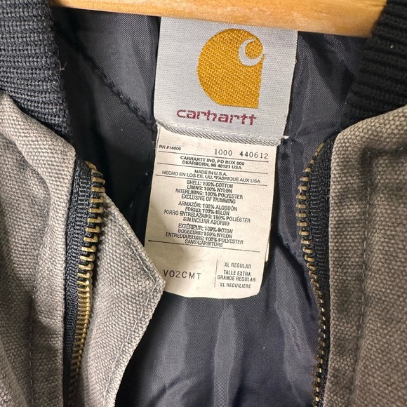 Vintage Carhartt Men’s Vest Size XLarge Regular Distressed Gray - Picture 2 of 3